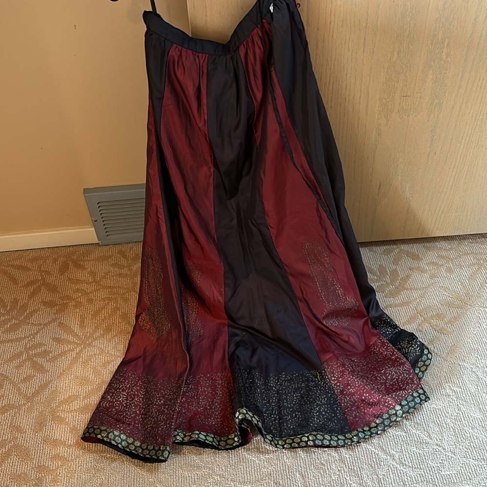 Skirt - Picture 2 of 5